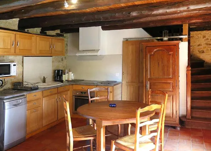 Les Combes Avec Piscine Chauffée Au Nord Sarlat